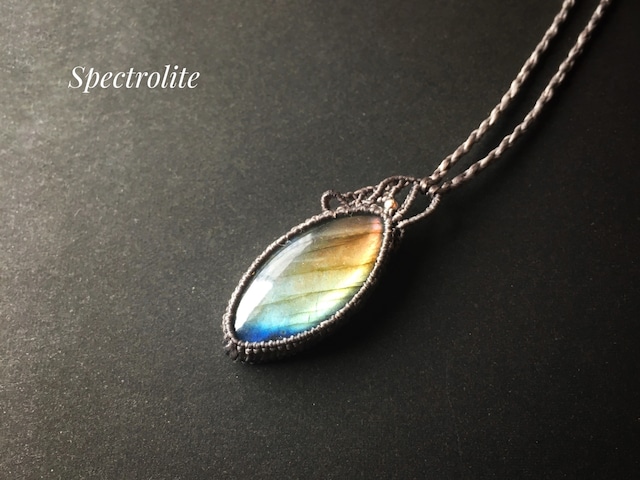 スペクトロライト macrame necklace