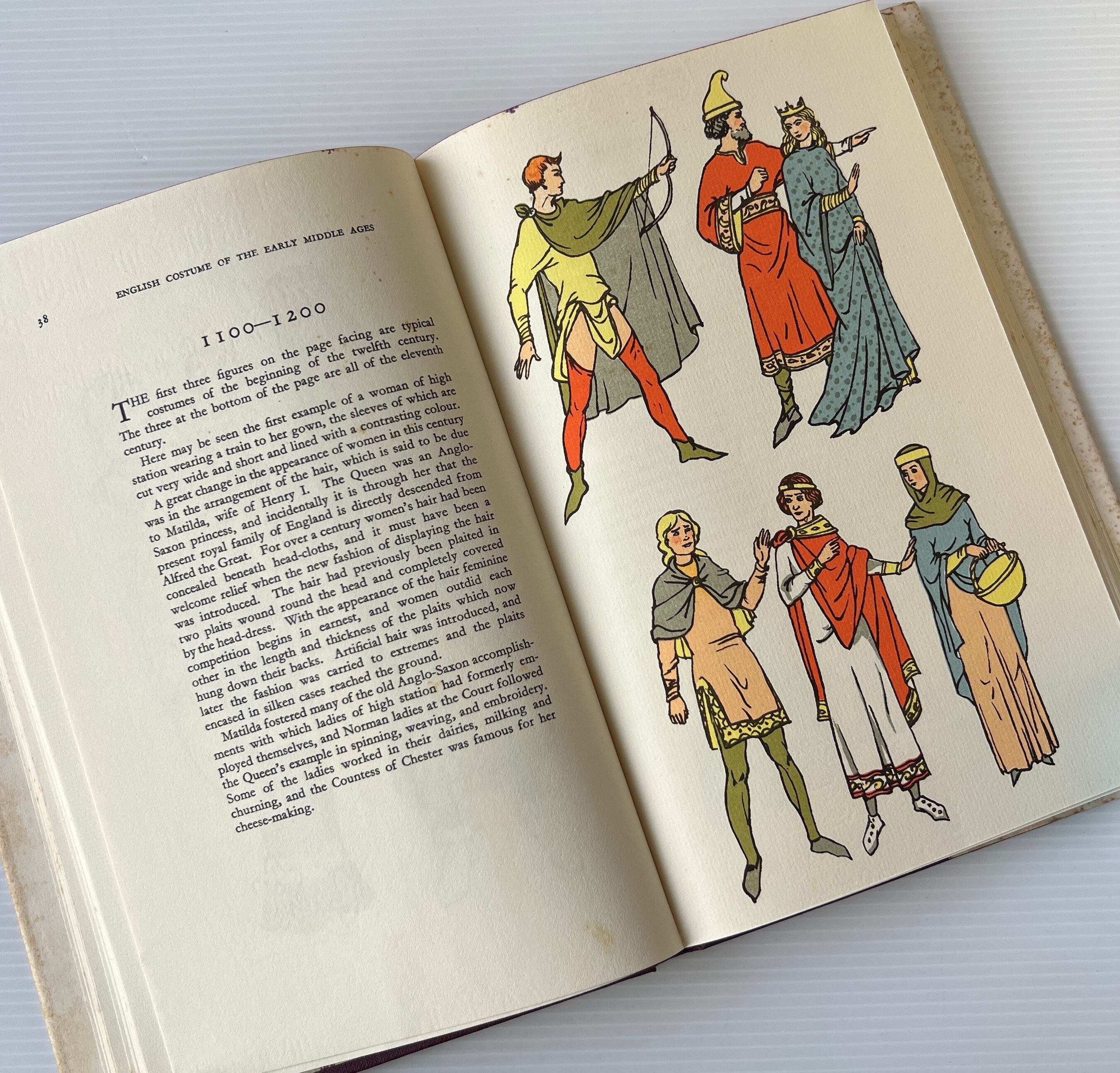 English Costume of the Early Middle Ages: The Tenth to the Thirteenth Centuries / Iris Brooke / A. & C. Black Ltd.
