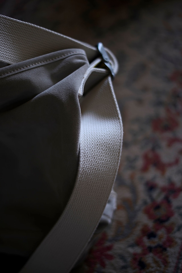 NICENESS / S.LEDZ SUEDE LEATHER NN SHOULDER TOTE BAG (LIGHT BEIGE)