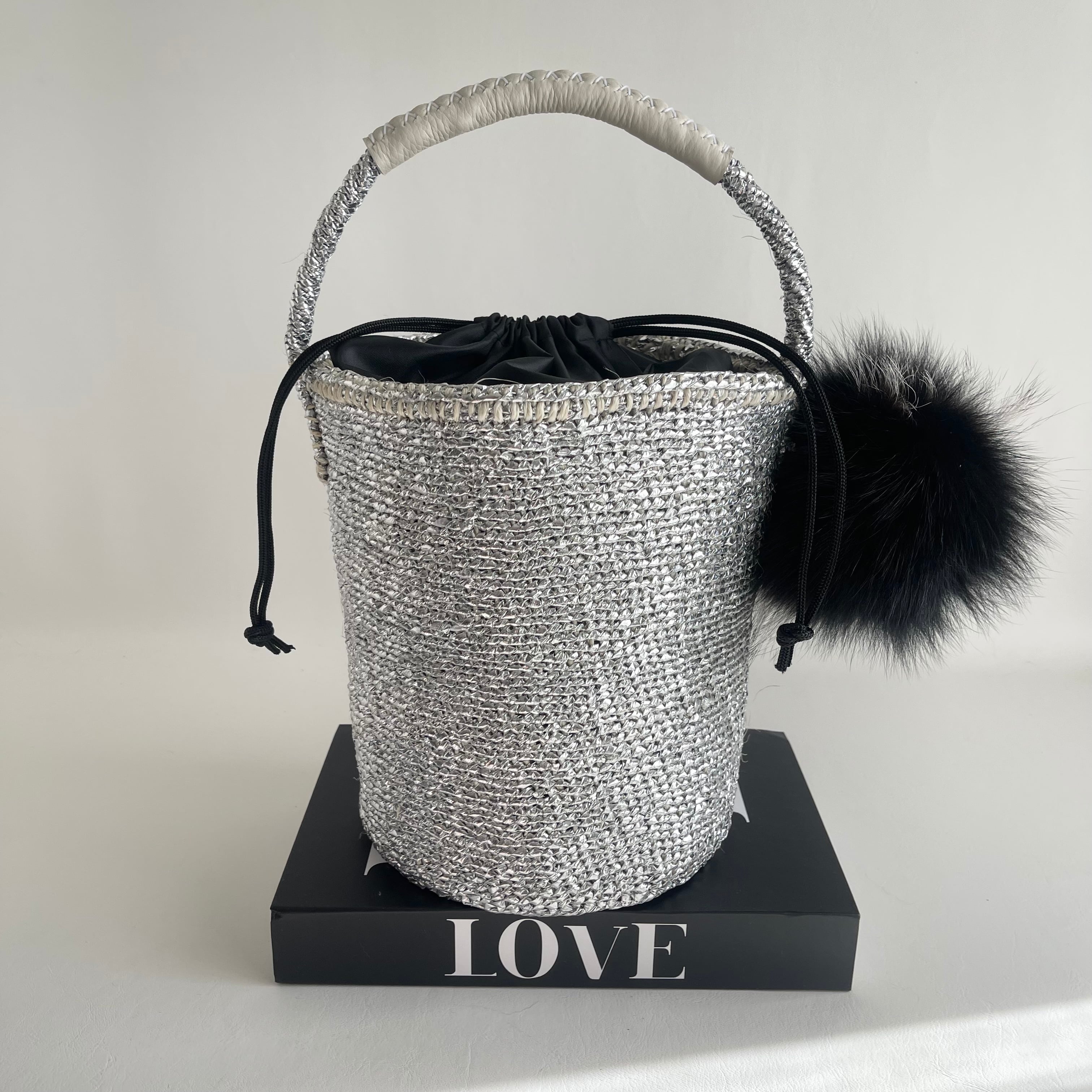 限定即納 】OVAL Kago-Bag & FUR / 巾着バッグ付き | meong blue