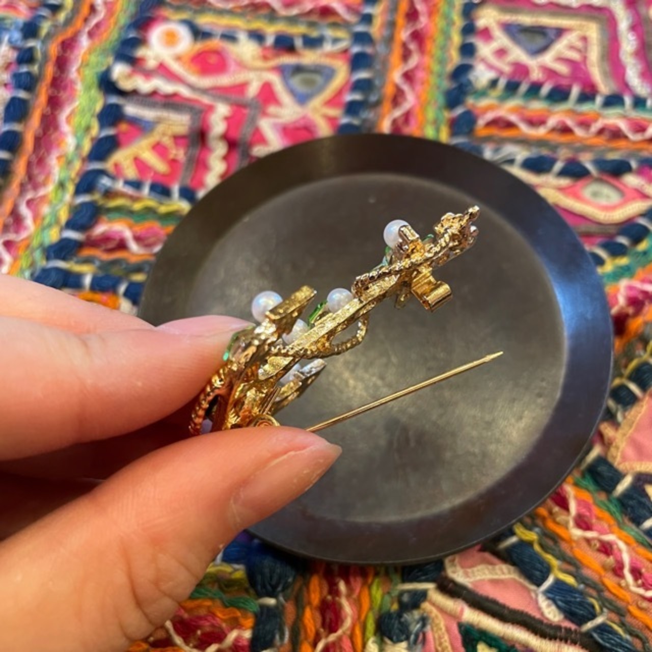 TOPANGA Jewelry Bijou art brooch Anchor / ビジューアートブローチ 錨 いかり プレゼント プチギフト ジャケット 帽子 バッグ ニット キラキラ アクセサリー かわいい ファッション小物