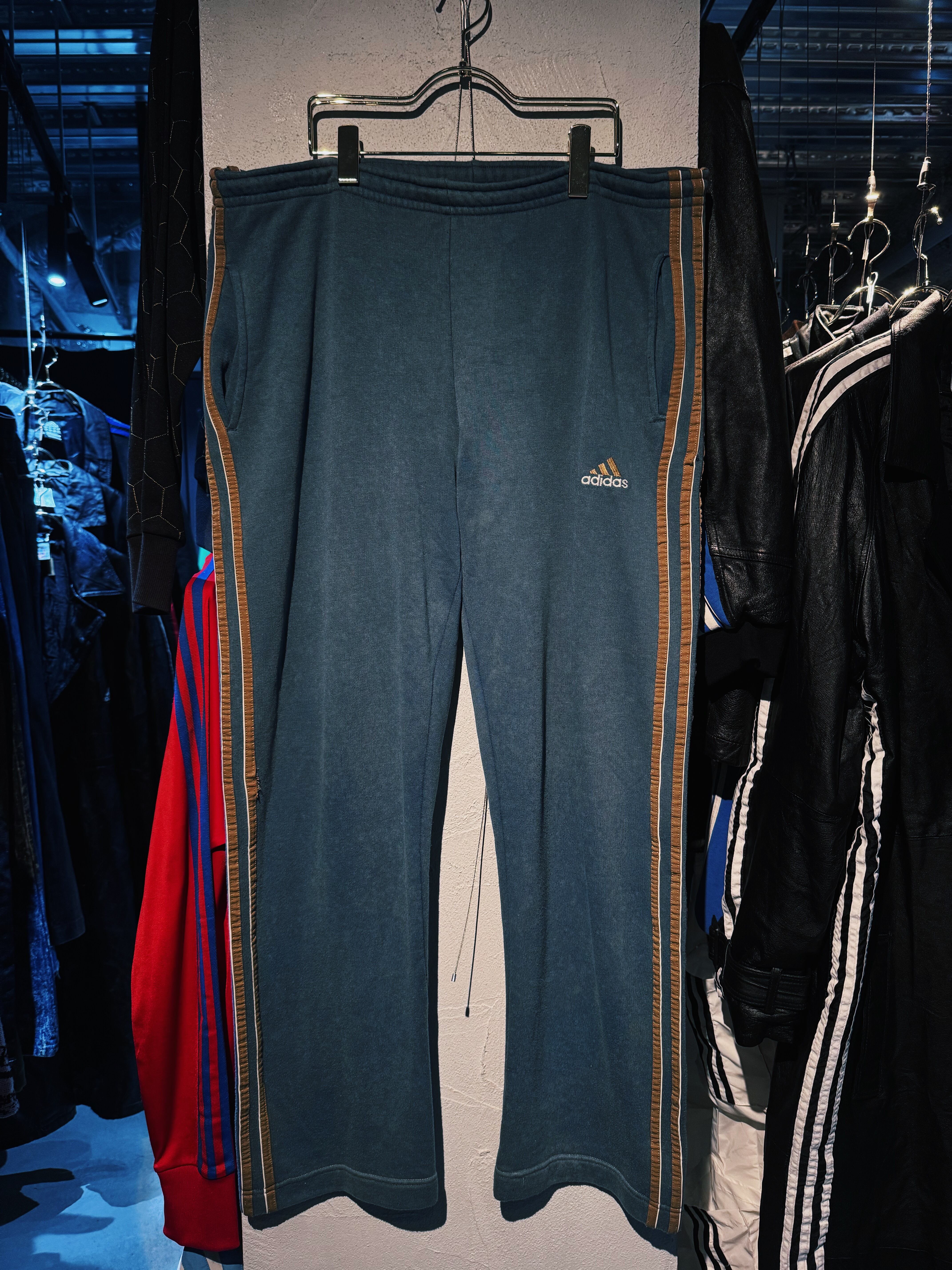 【D4C】90's vintage "ADIDAS Originals" sky blue color 3 stripes design nylon track pants