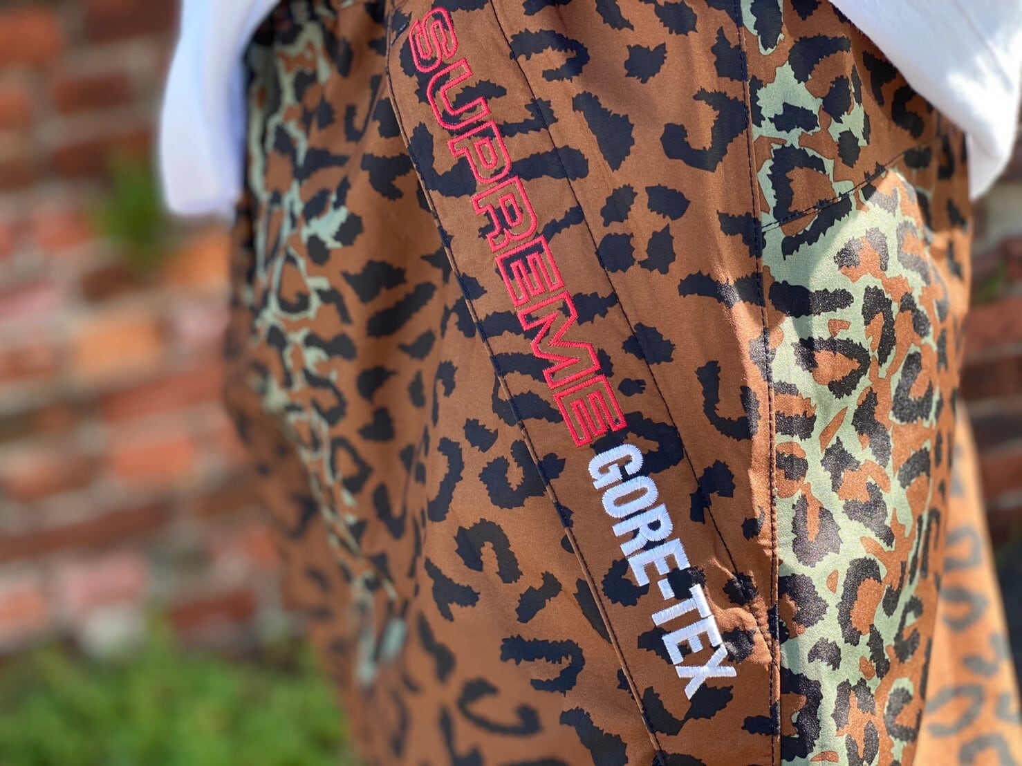 Supreme GORE-TEX Taped Seam Pant Leopard