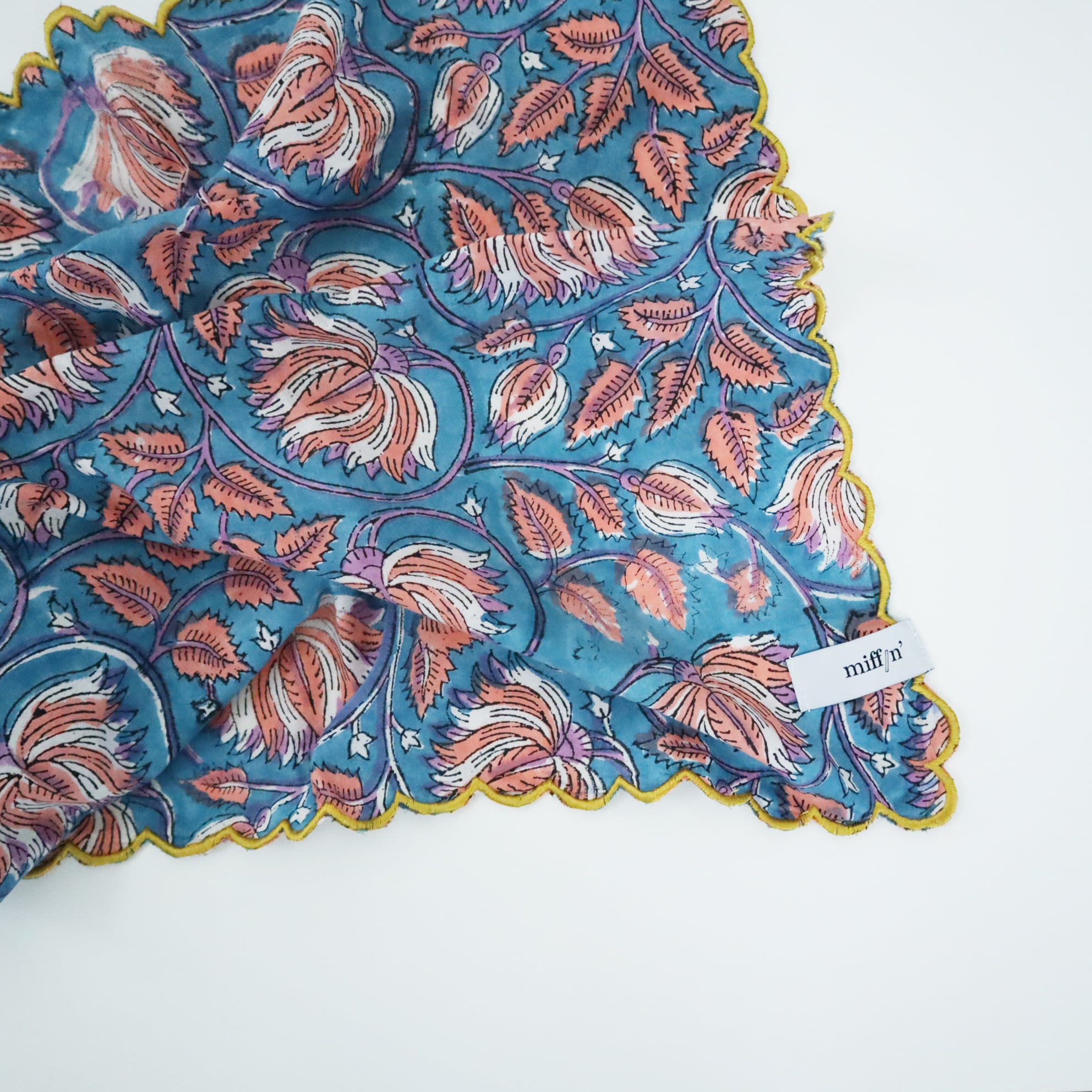 インドのハンドブロックプリントのスカラップ刺繍ハンカチ | miffin