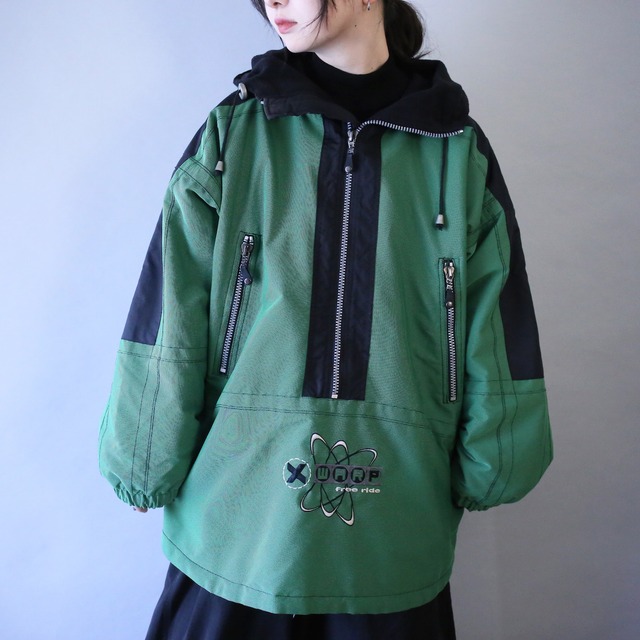 "black×green" bi-color over silhouette gimmick design anorak parka