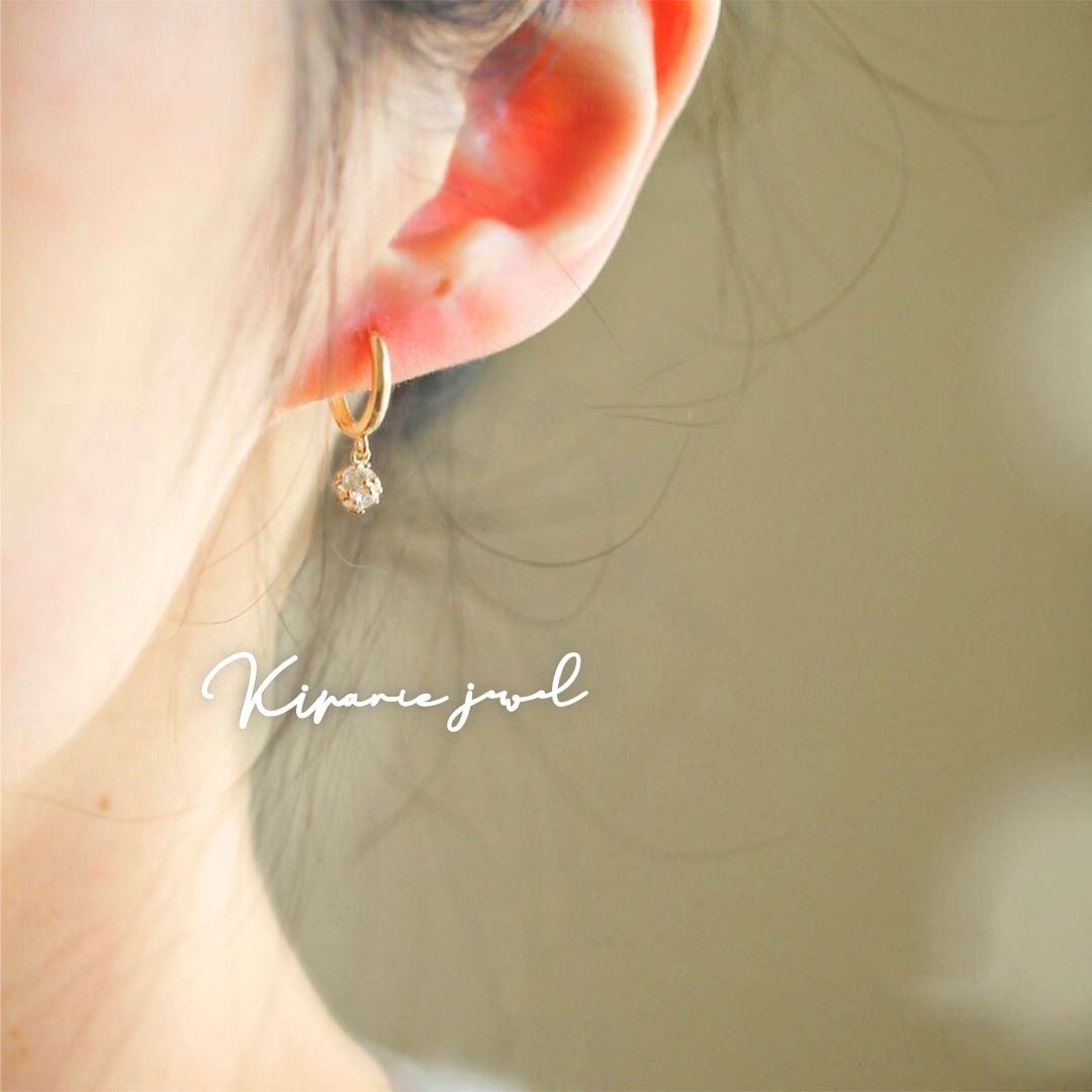 18K プラチナ仕上げ | 揺れる 繊細 CZダイヤ ボール フープピアス