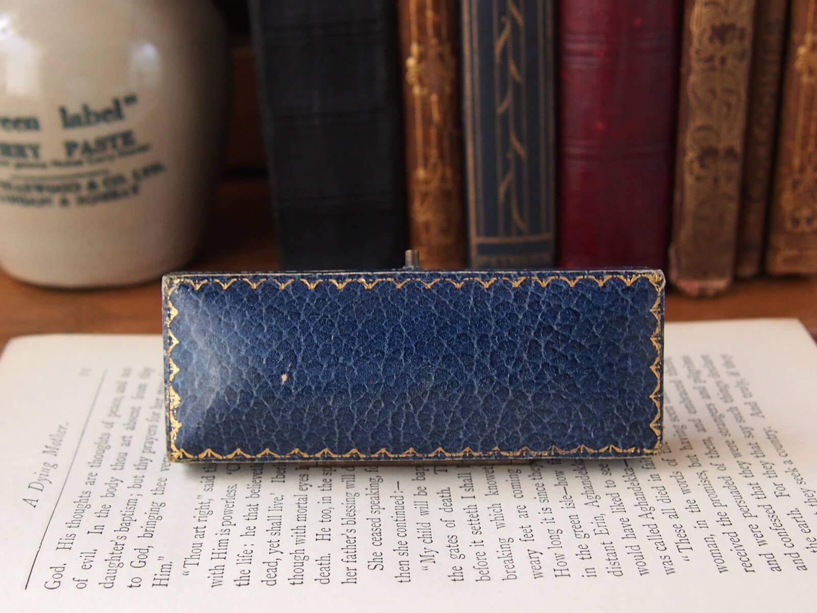 英国アンティークブローチケース＊イギリス イギリスアンティーク ブローチケース ジュエリーケース | Bonny Bee