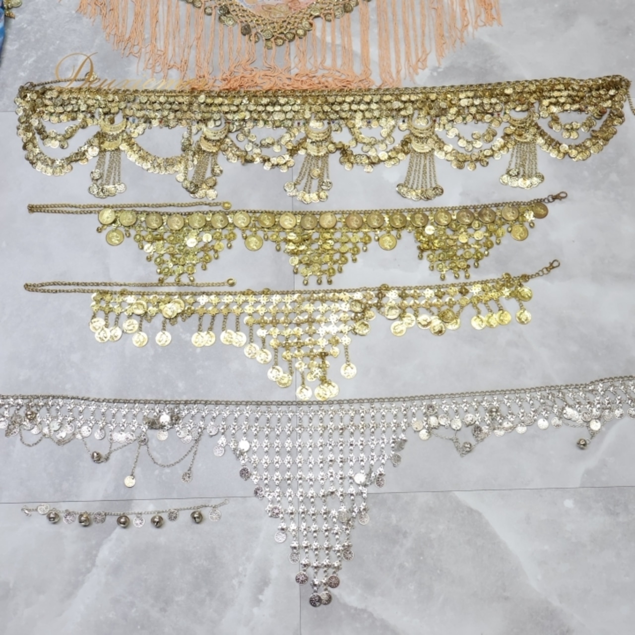 ベリーダンス 衣装 ヒップスカーフ まとめ売り 全12点 セット コイン ブレスレット 黒 赤 黄緑 青 豪華 装飾 腕飾り 華やか フリンジ  練習 レッスン ヒップアクセサリー ダンス衣装 小物 ブラック系 レッド系 ピンク系 グリーン系 シルバー系