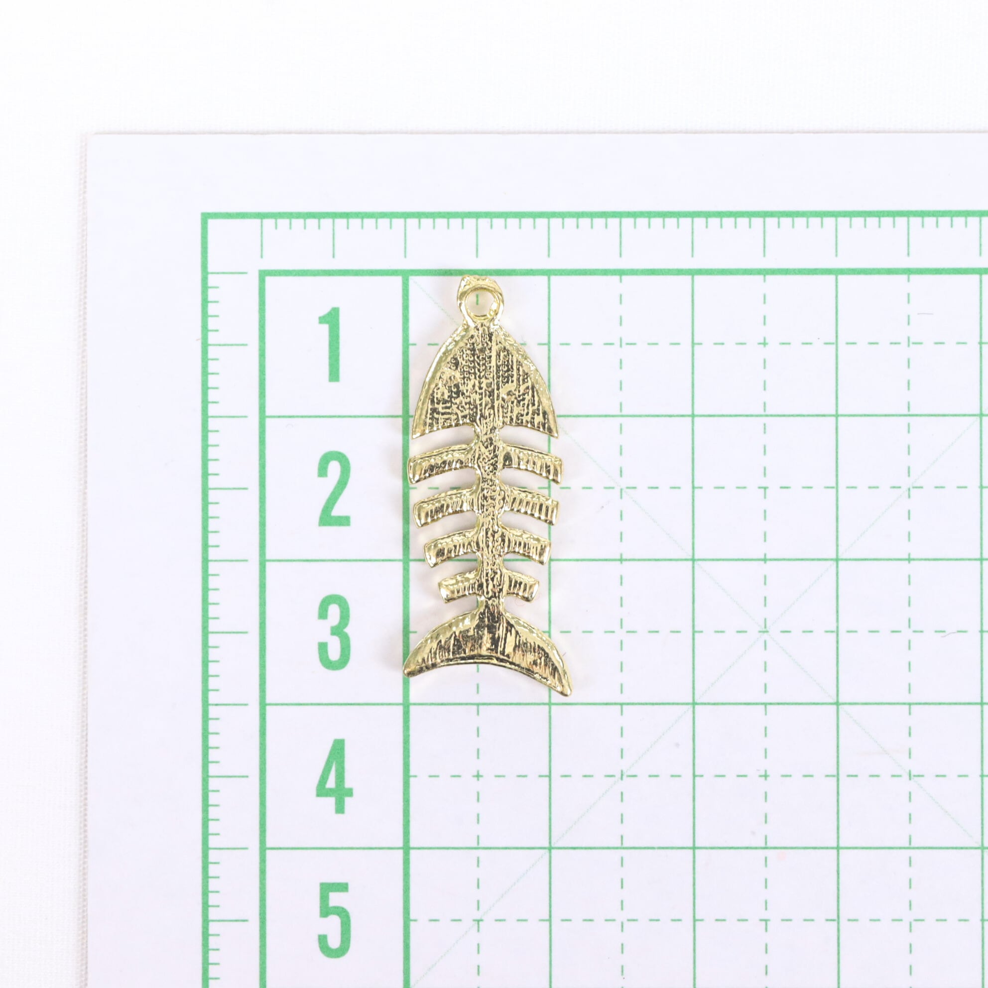 魚の骨 パーツ 金属 ゴールド ビジュー イミテーション 02000282