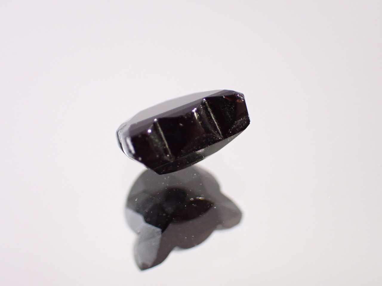 ブラックオニキス（猫カット）　1.68ct　[C13‐544]