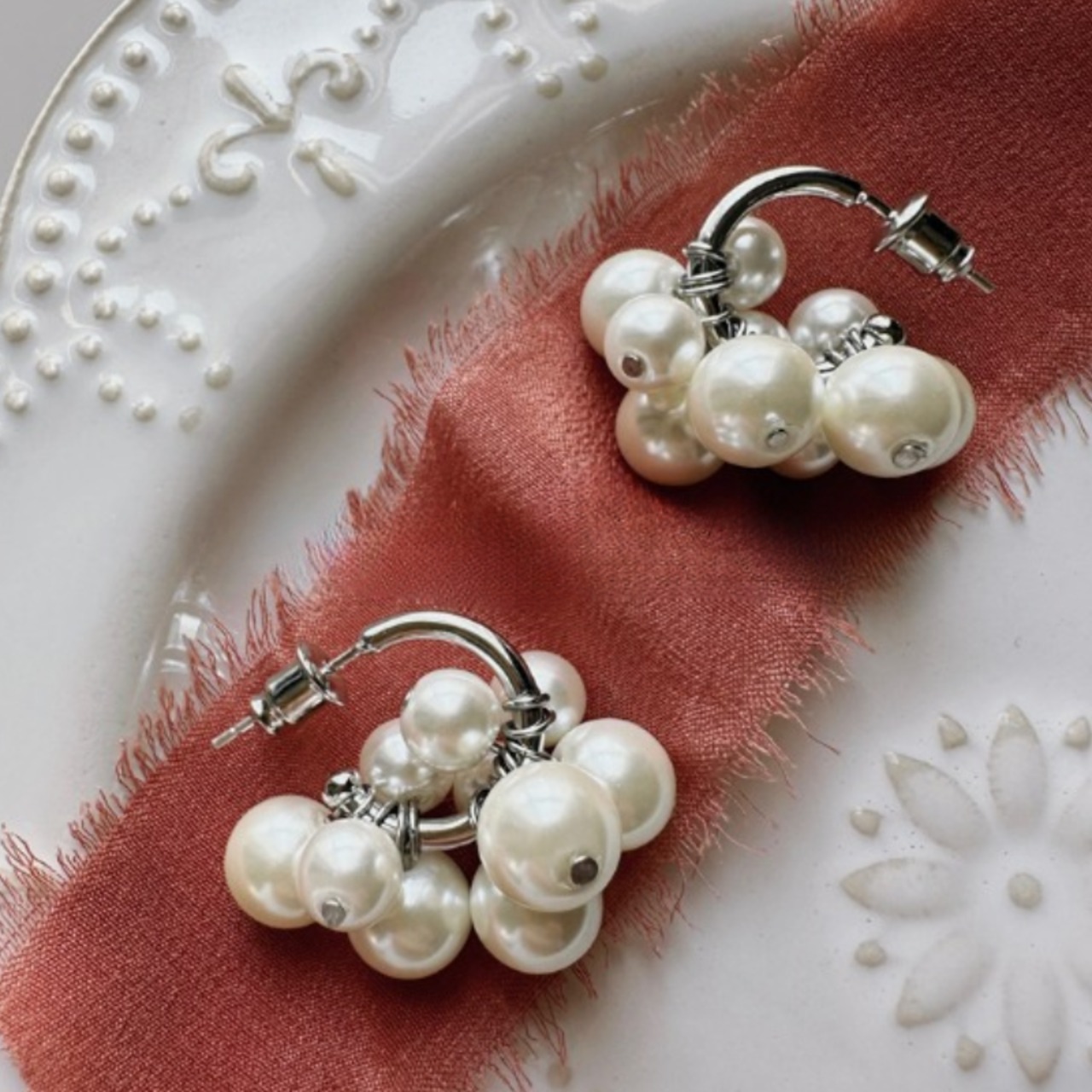 パール装飾フープピアス W10311