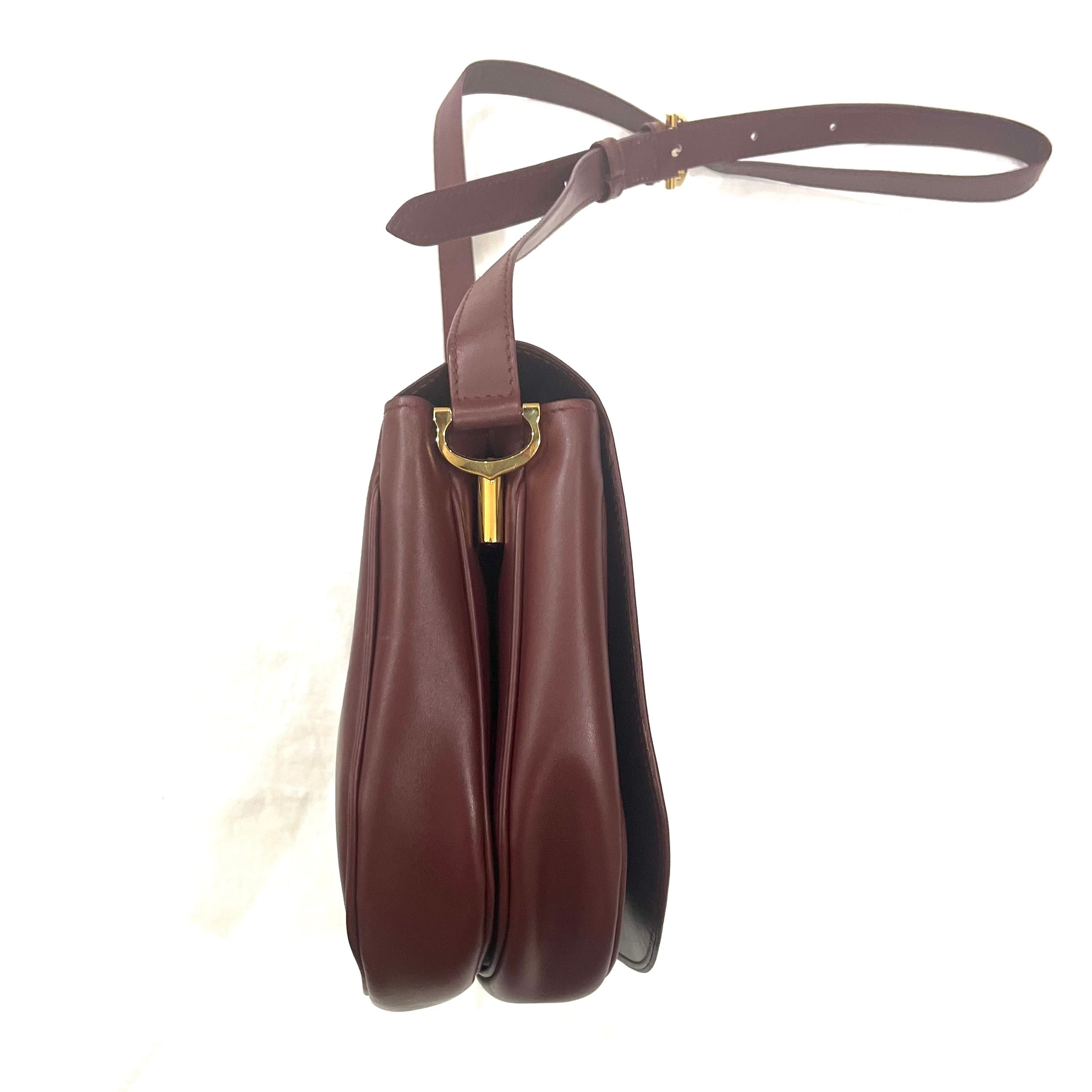 Cartier】2185 カルティエ レザーラウンドフルフラップ フロントC