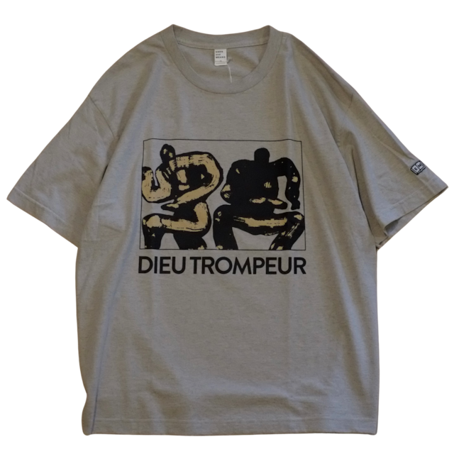 ENDS and MEANS／DIEU TROMPEUR Tee