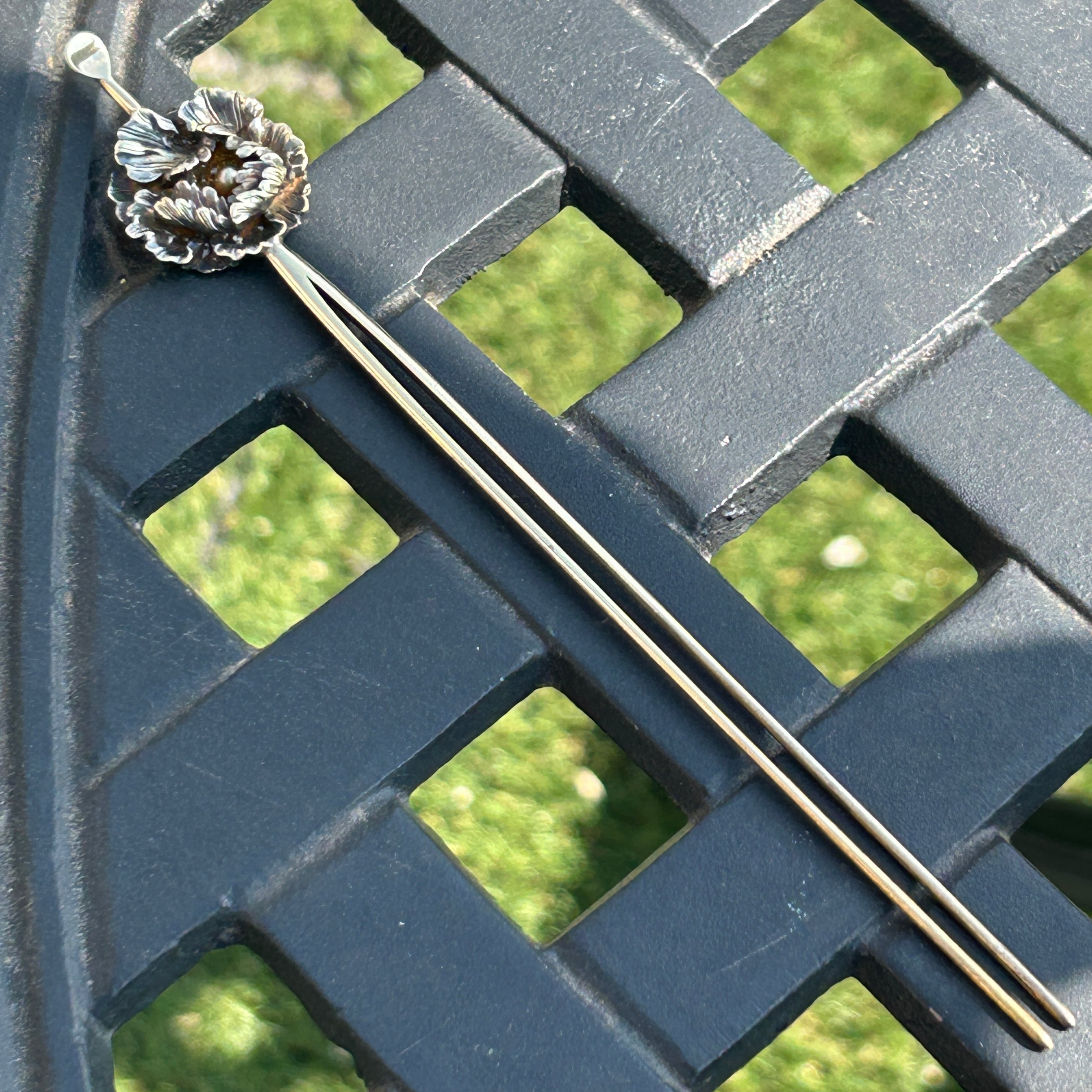 アンティーク　銀無垢　牡丹の平簪