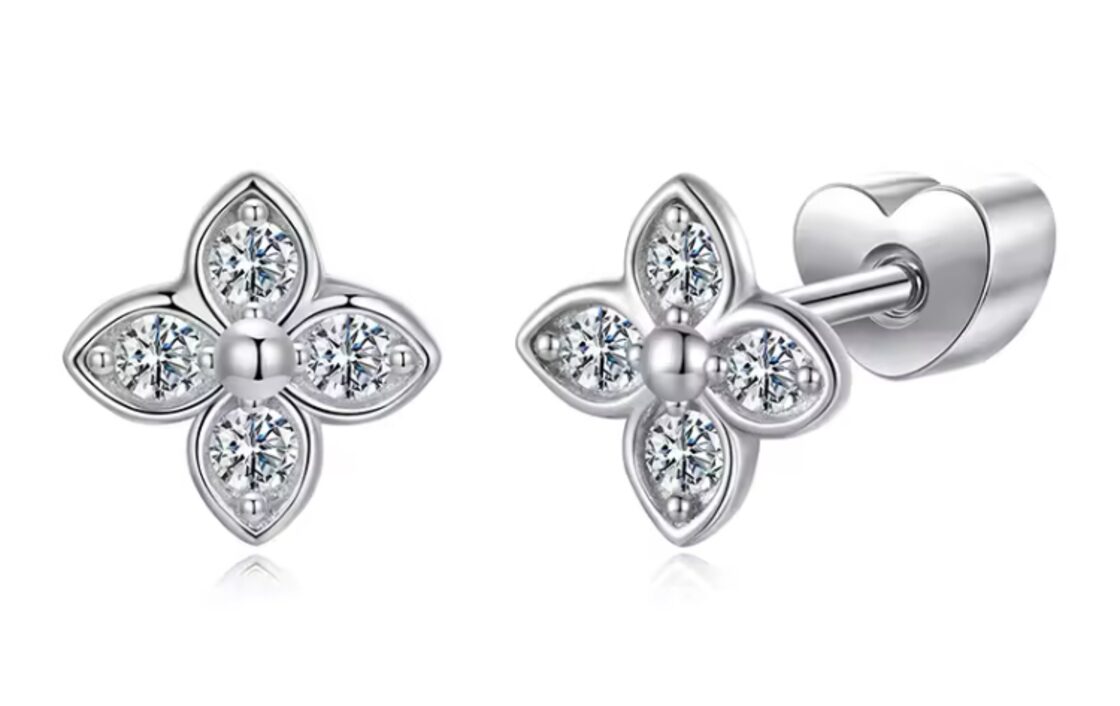 再入荷♡0.06ctクローバーピアス | Pay ID