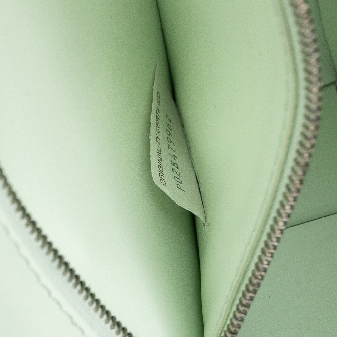 ボッテガヴェネタ カセット ショルダーバッグ アルドアーズ グレー レザー AW23