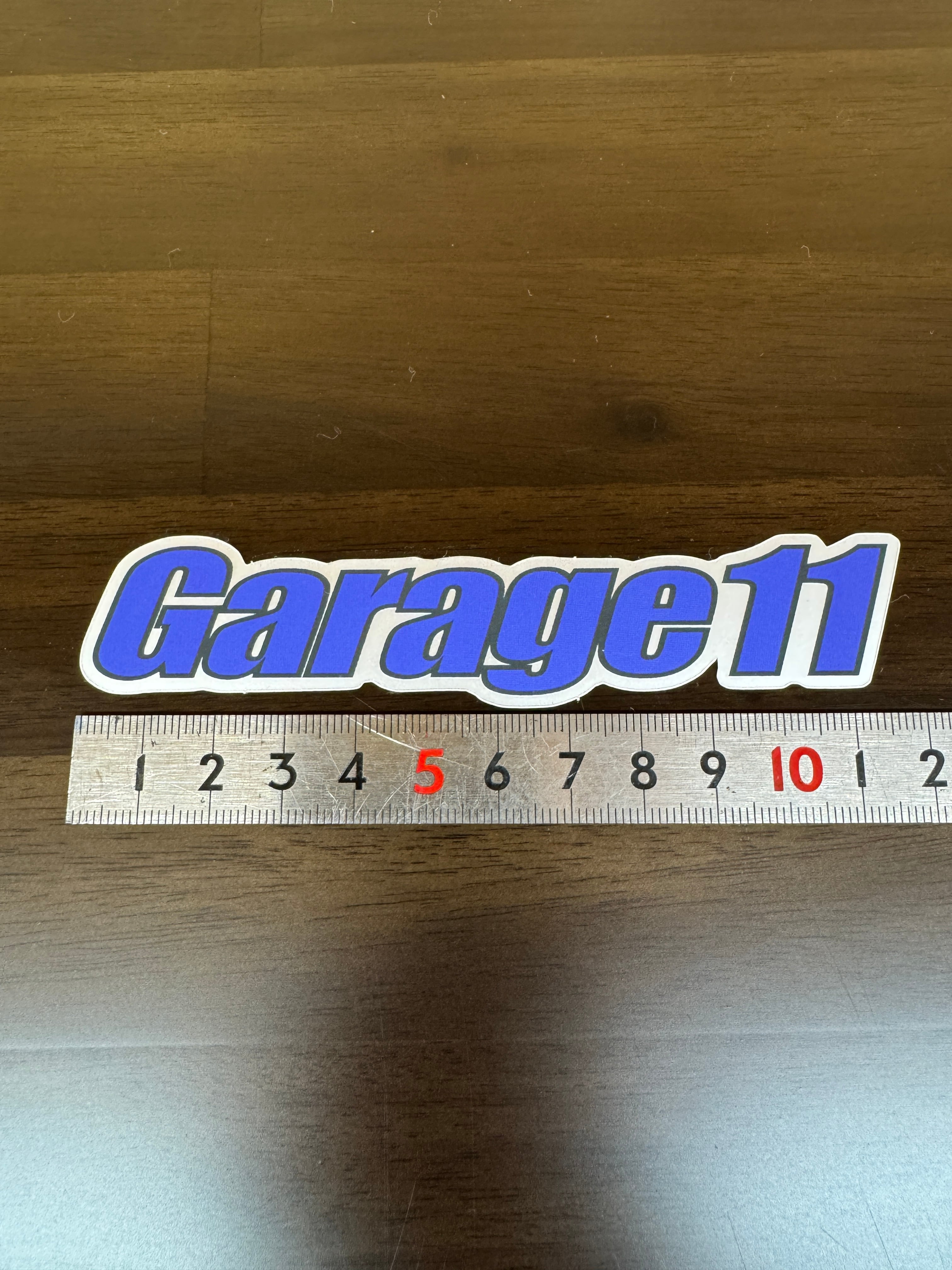 G11 マットメタルステッカー | Garage 11