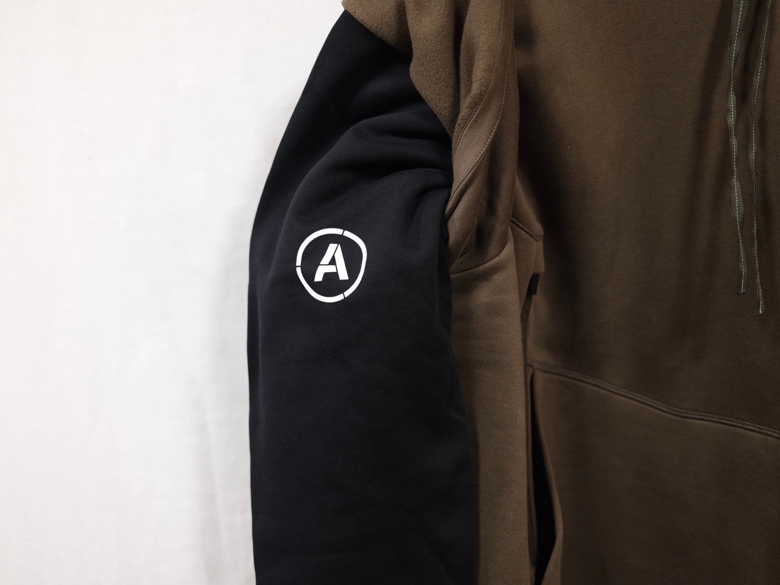 ACRONYM”S34-PR COTTON HOODED SWEATSHIRT RAF/BLACK” | Lapel