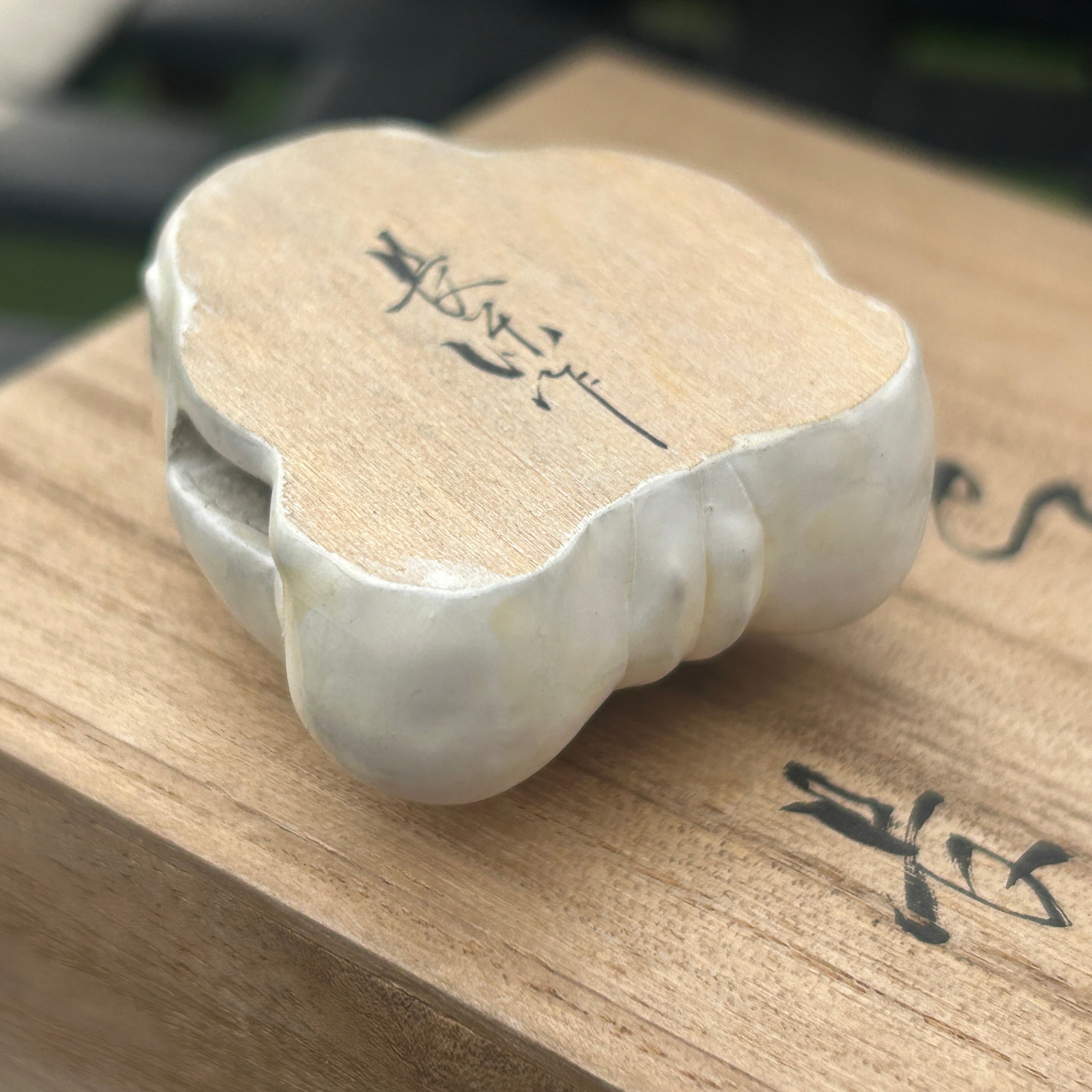 アンティーク！昭和初期　長保作　御所人形の帯留め　