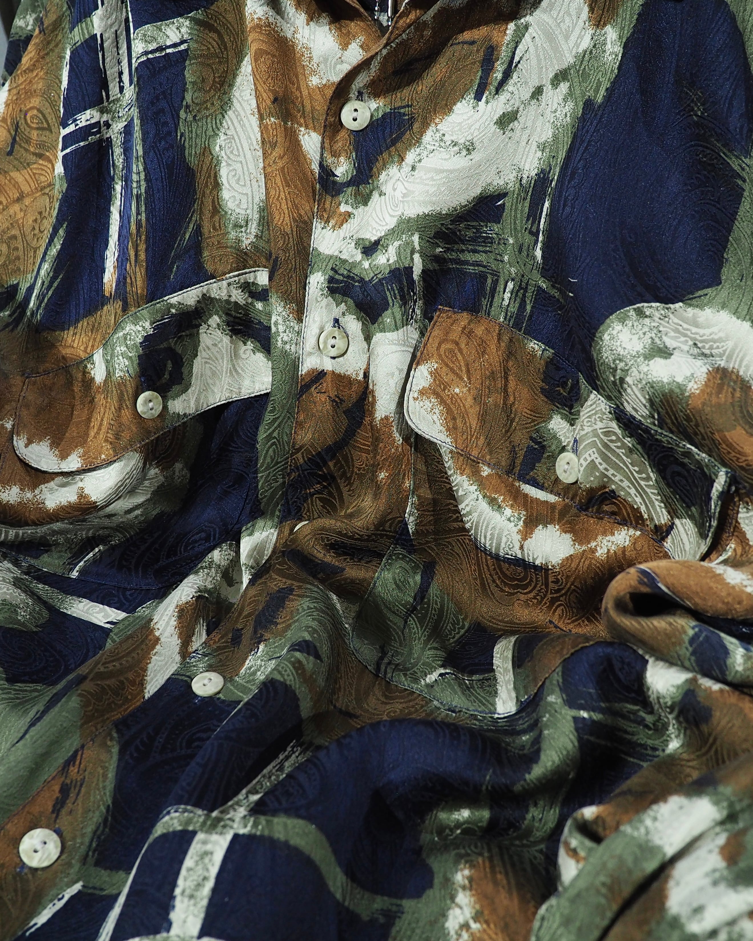 1990s ” GOOUCH ” Beautiful Abstract painting × Paisley all Over vintage loose Silk shirt