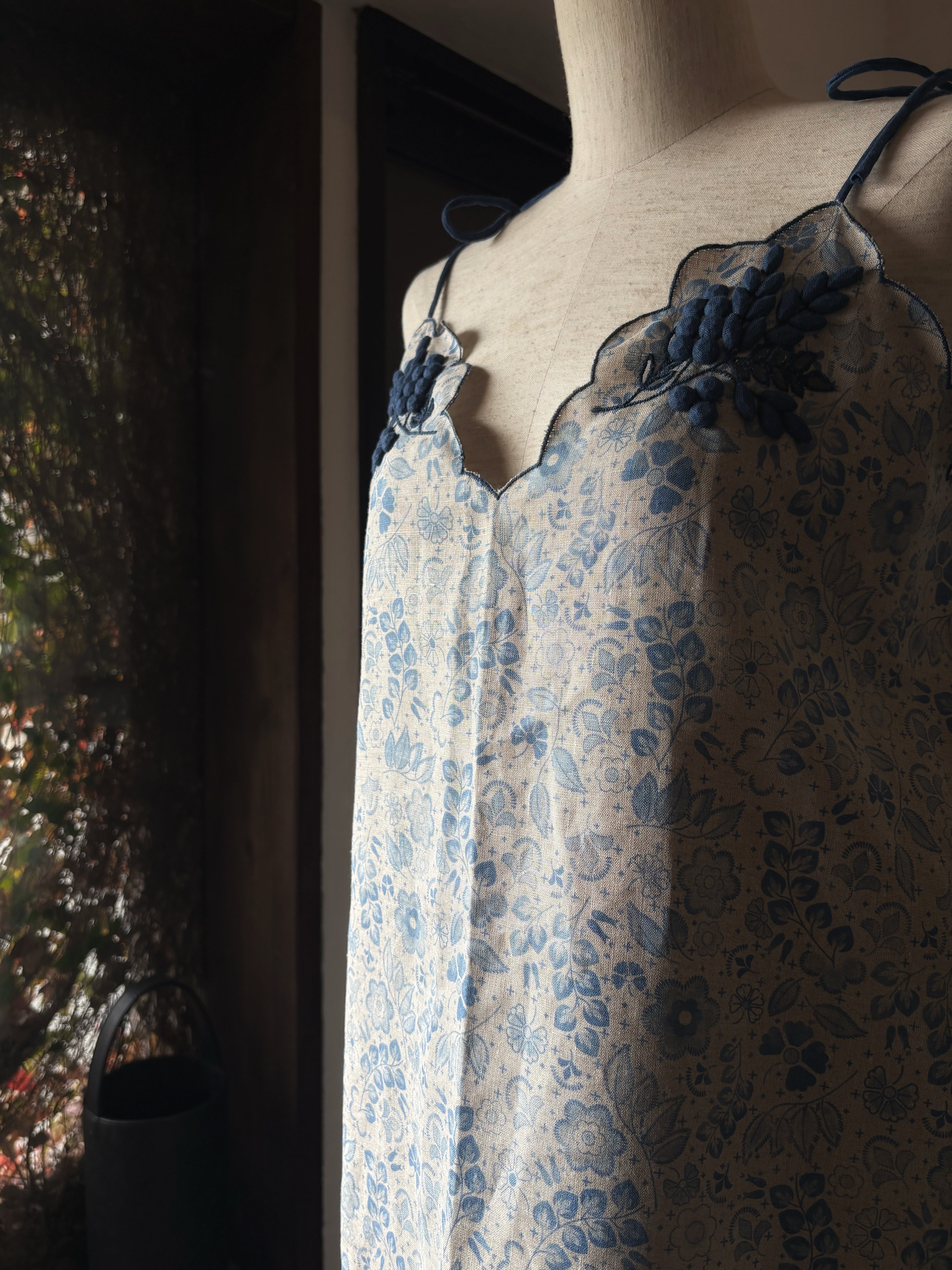 TOWAVASE Bonvoyage camisole dress blue | TALE COCOON