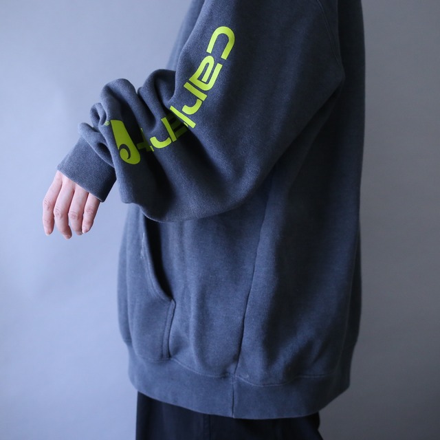 "Carhartt" sleeve logo printed over silhouette dark gray sweat parka