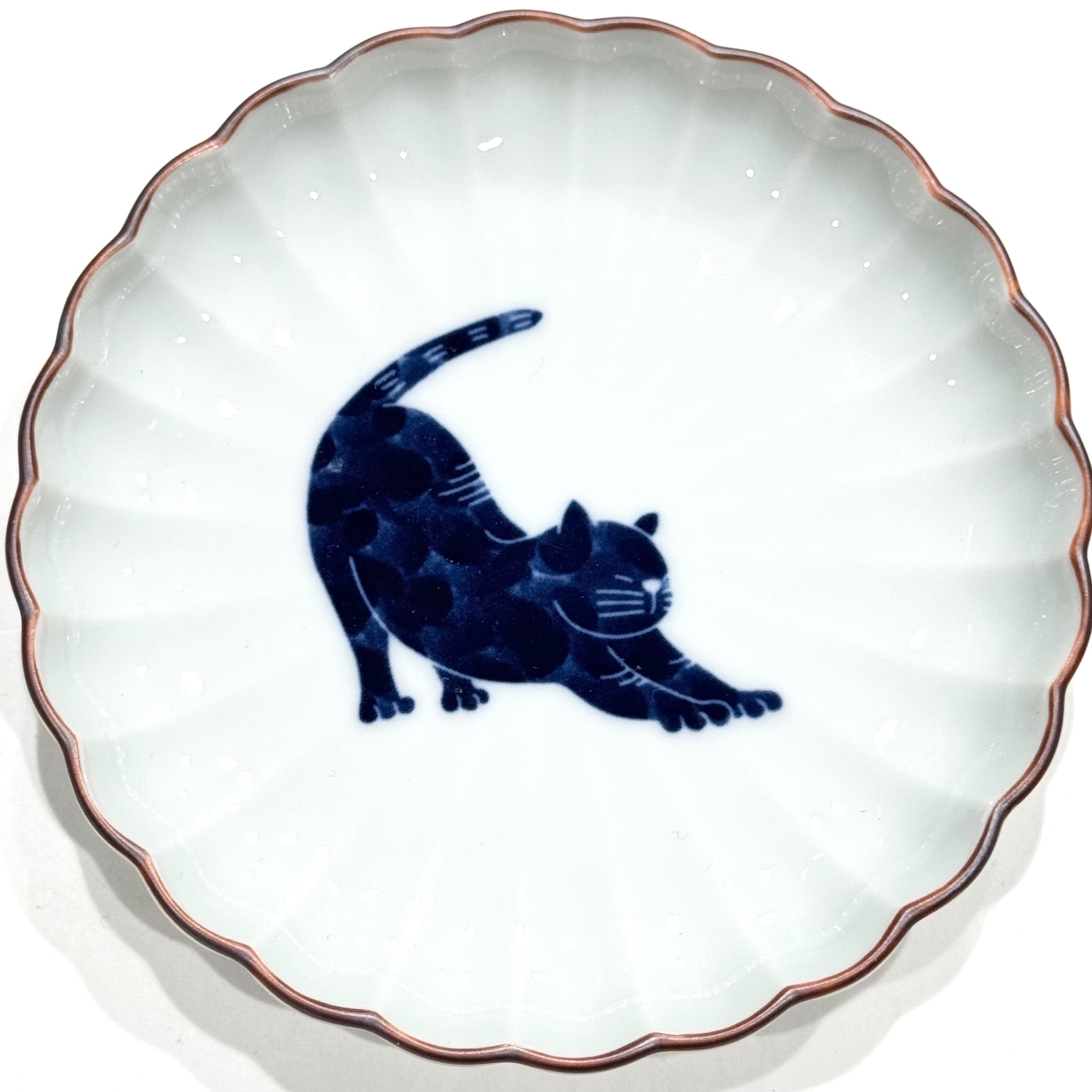 呉須猫 菊割10cmプレート | 24to3［西富陶磁器オンラインストア 有田焼
