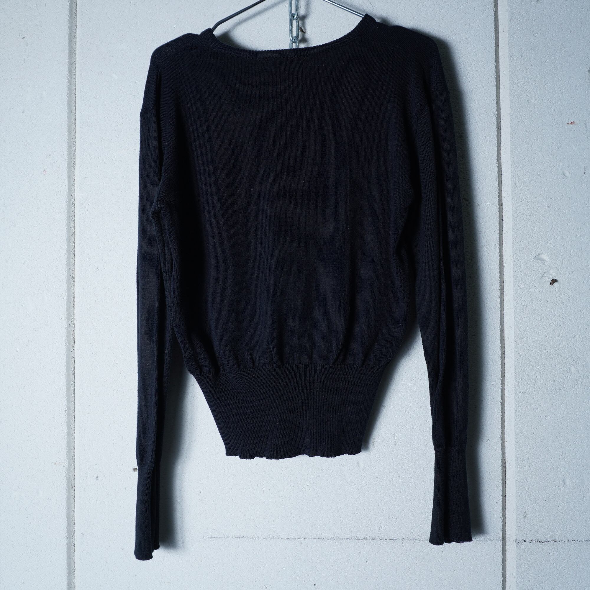 Vivienne Westwood】ヴィヴィアンウエストウッド ”オーブロゴ刺繍”V