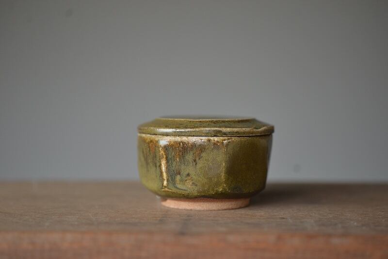 秋田菫|黒唐津蓋物|Lidded Jar