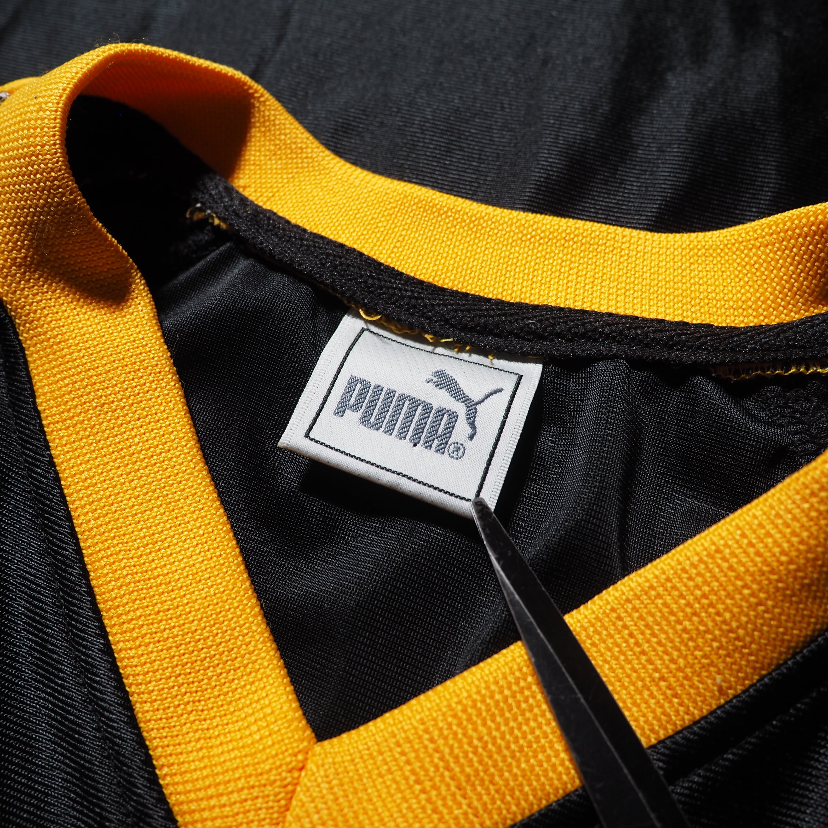 ” Old PUMA ” Graphic logo Embossed vintage loose game shirt