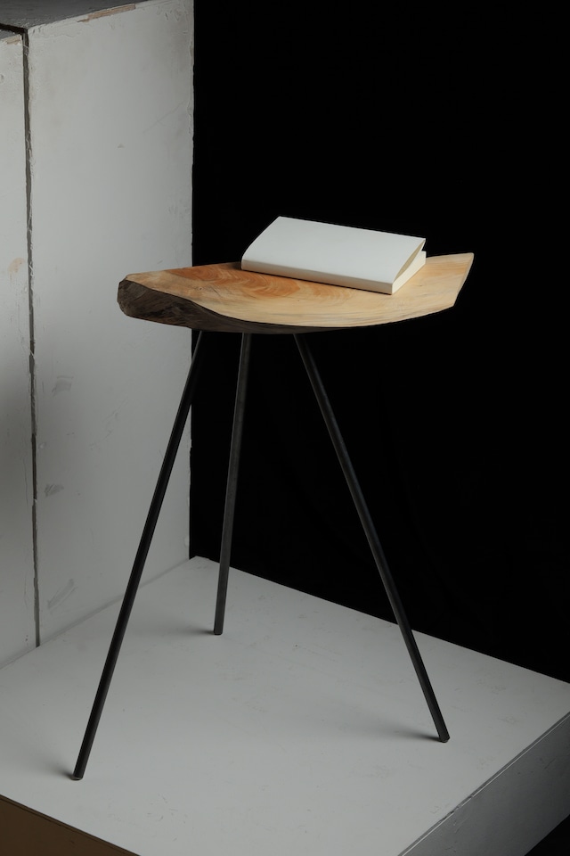Side table "栃"