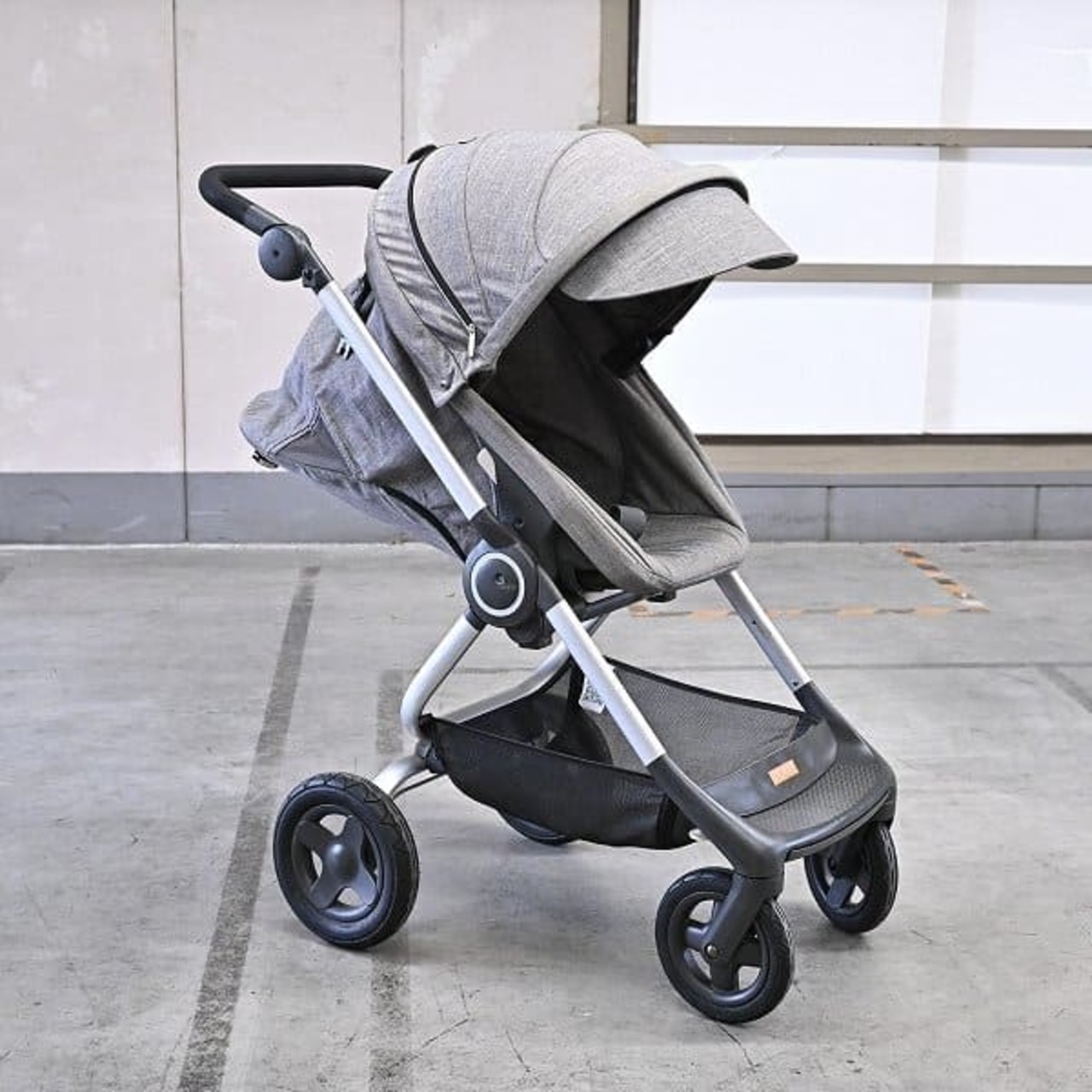 STOKKE「SCOOT/スクート2」8万 ベビーカー 乳母車 バギー グレー レインカバー 4輪 人気 子供 乳児 リクライニング キャノピー ストッケ【中古家具/中古インテリア/USED家具ユーズド家具/リサイクル】