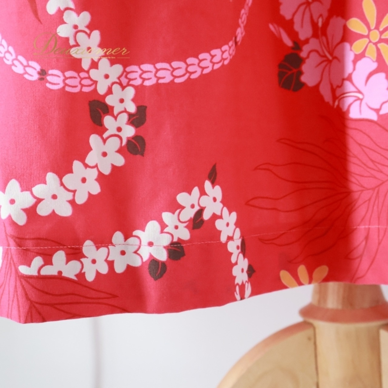 フラダンス 衣装 パウスカート レッド系 ハイビスカス柄 花柄 植物柄 ハワイアンプリント アロハ フラ ダンス レッスン 練習 華やか 鮮やか かわいい おしゃれ シングル スカート ピンク系 ホワイト系 オレンジ系 ブラウン系 赤 ピンク 白 橙 茶 フラ衣装 ダンススカート リゾートスタイル カジュアル 可愛いデザイン レディースファッション