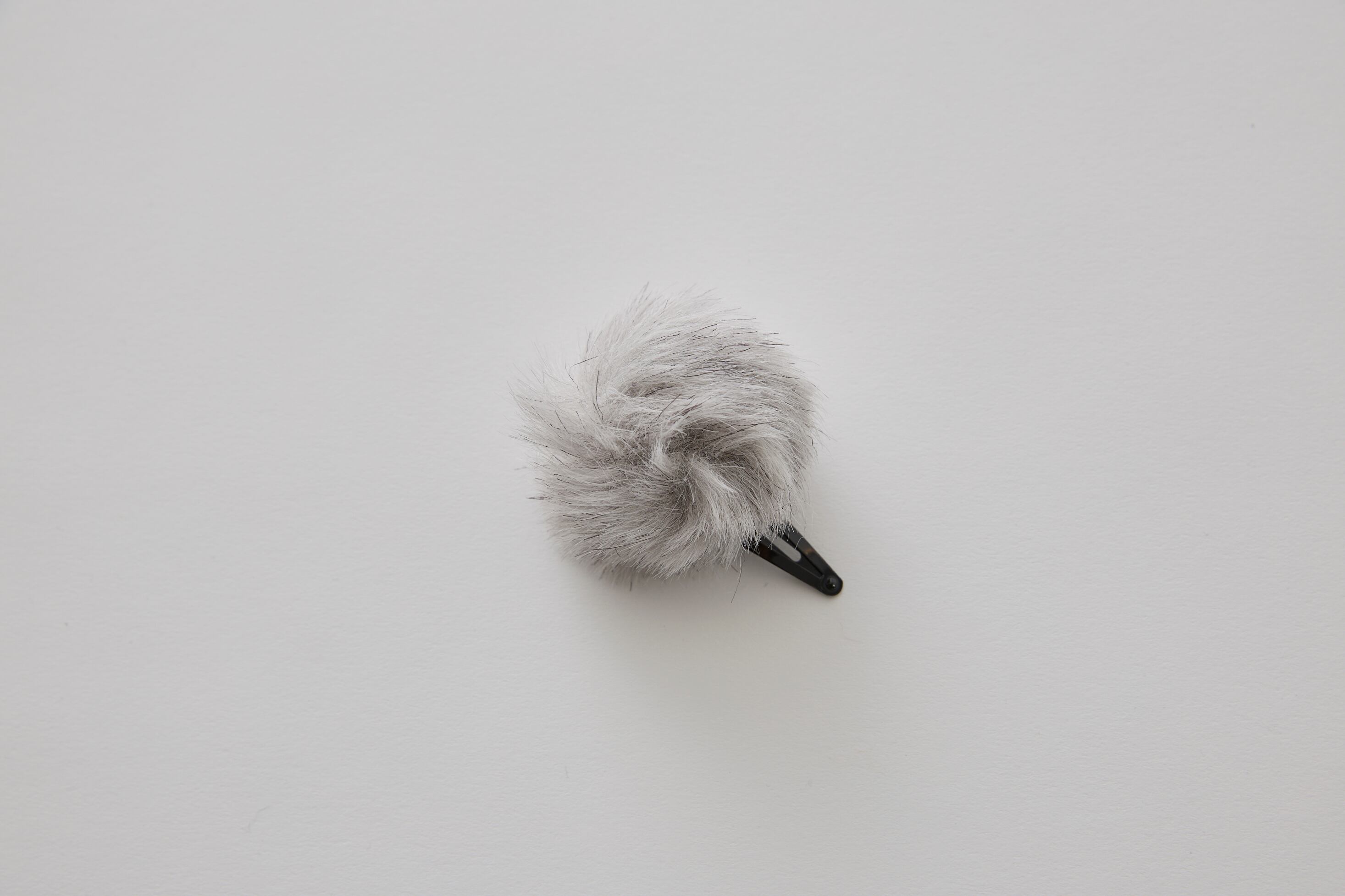 〈 eLfin Folk 25AW 〉Fur Hair Clip / light gray
