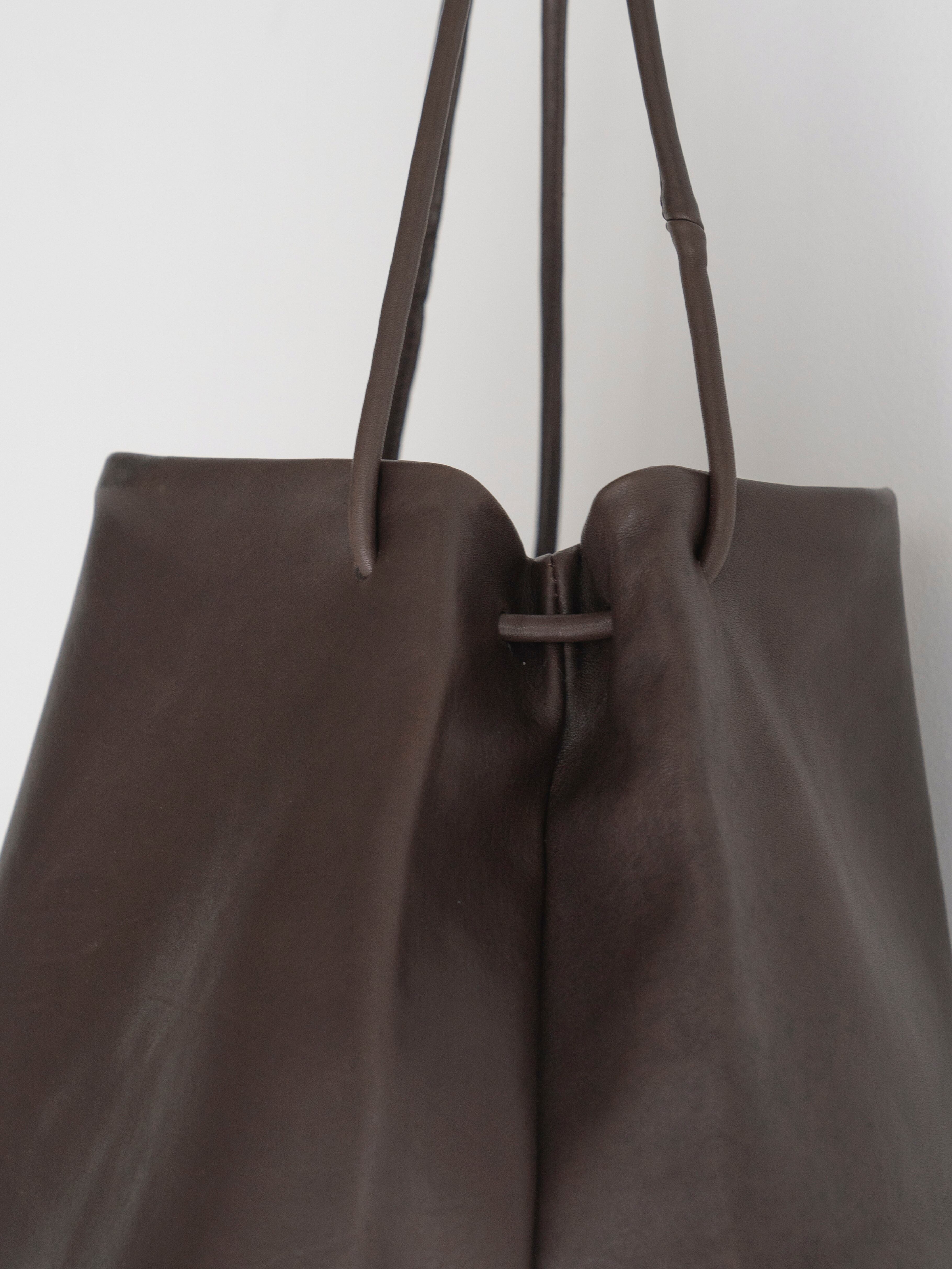 GABRIELA COLL GARMENTS HOOF BAG BROWN S2-17 | BEST PACKING STORE