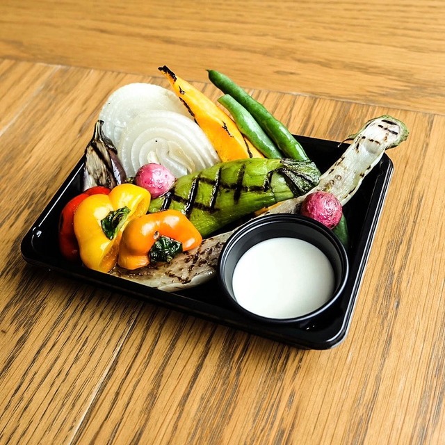 【ディナー】三浦彩り野菜のグリル　バーニャカウダソース Colorful grilled Miura vegetable platter