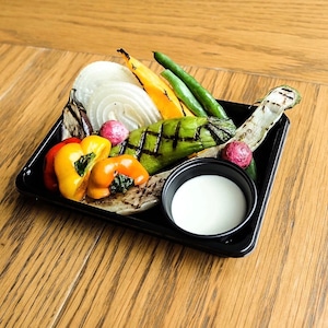 【ディナー】三浦彩り野菜のグリル　バーニャカウダソース Colorful grilled Miura vegetable platter
