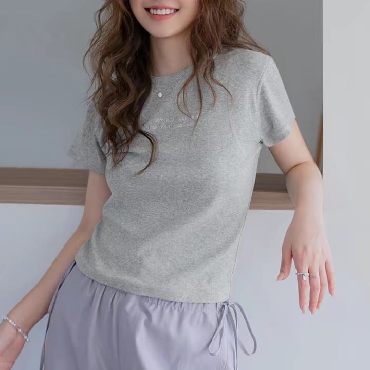 ロゴプリント ショート丈 Tシャツ L1341