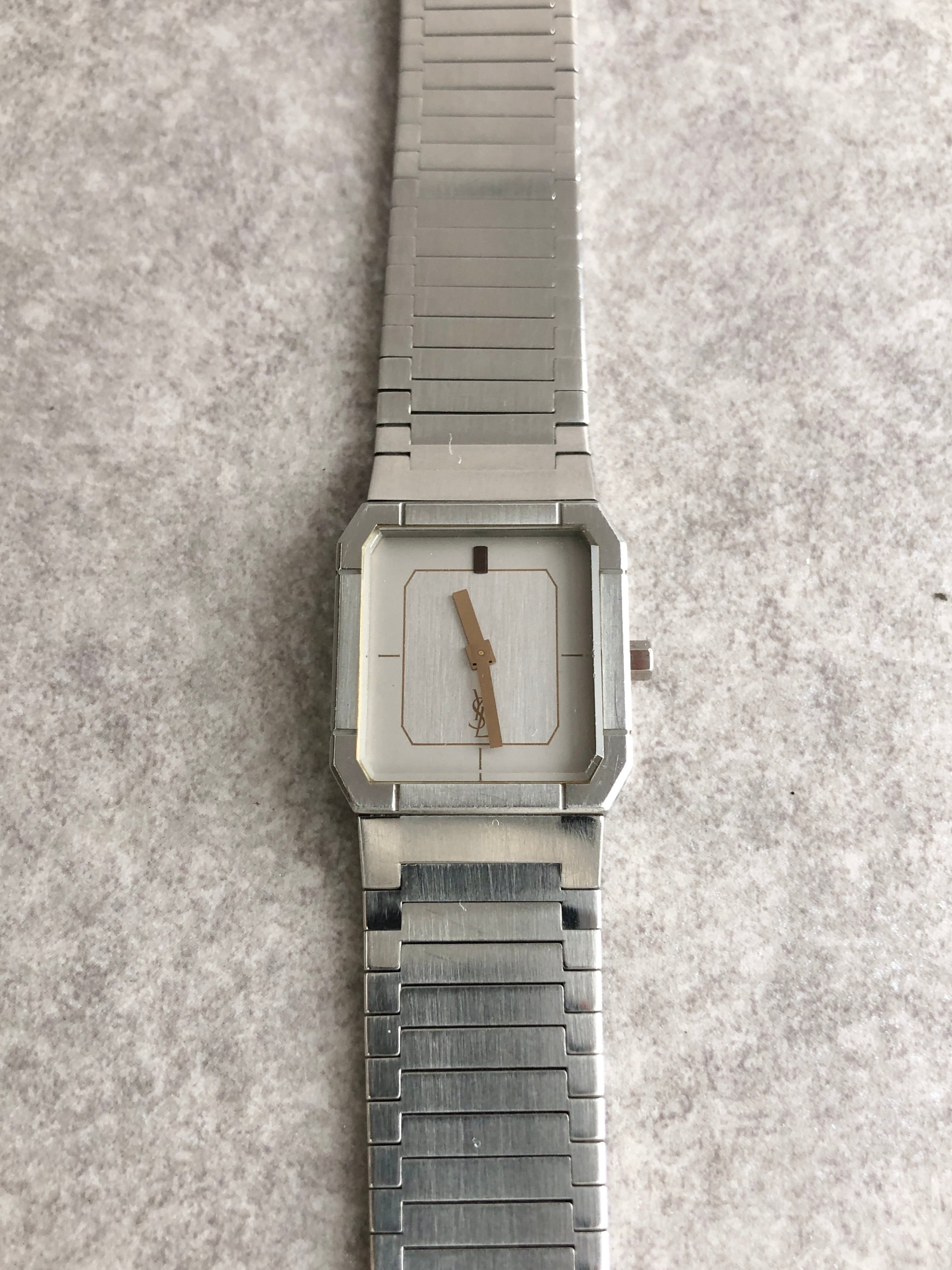 Yves Saint Laurent イヴ・サンローラン 腕時計 シルバー YSL