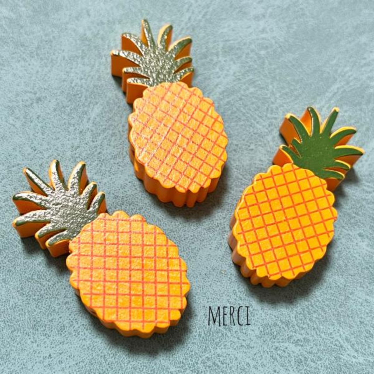 【2個】パイナップルウッドビーズ/スペーサー/ハワイアン/トロピカル