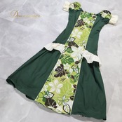 フラダンス 衣装 ALOHA STANDARDS アロハスタンダード ワンピース ドレス グリーン系 日本製 フリル パフスリーブ 花柄 葉っぱ柄 かわいい 華やか 鮮やか 明るい 緑 白 茶 ハワイアン アロハ ダンス レッスン 練習 ホワイト系 ブラウン系