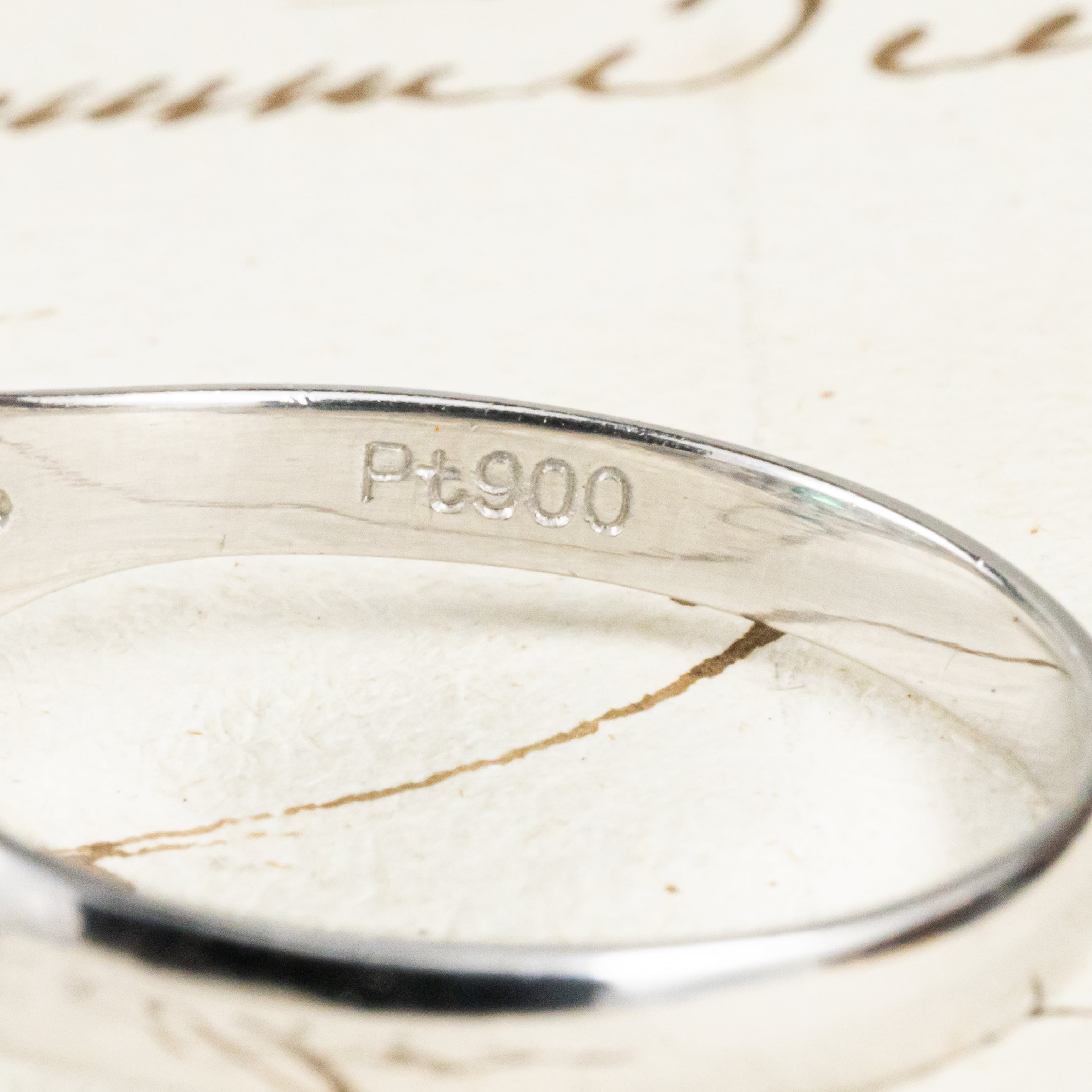 日本の作品】昭和レトロ デザイン リング Pt200 エメラルド 0.25ct