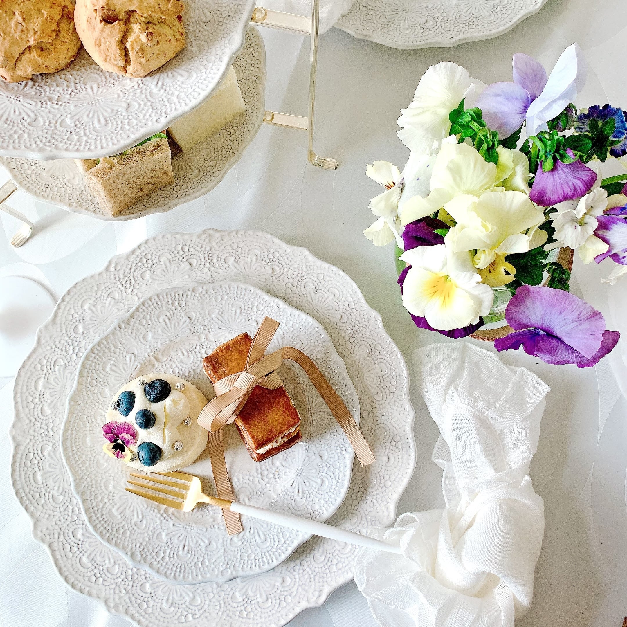 洗えるアイロン無しで常に綺麗！テーブルナプキンフリル新品未使用ベージュ4枚 BORGO DELLE TOVAGLIE リネンフリルナプキン色:ivory | Floraison