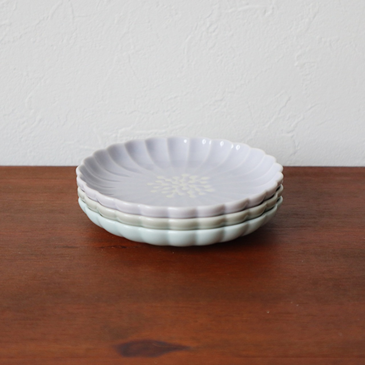 波佐見焼　菊割3.5寸皿フラワー（ブルー・グレー・ライラック）8-103