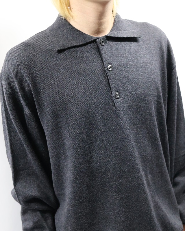 gray knit polo shirt