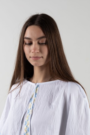 ウクライナ刺繍ヴィシヴァンカ　シルク糸　手刺繍　レディース・フリーサイズ