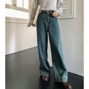 retro street style casual jeans