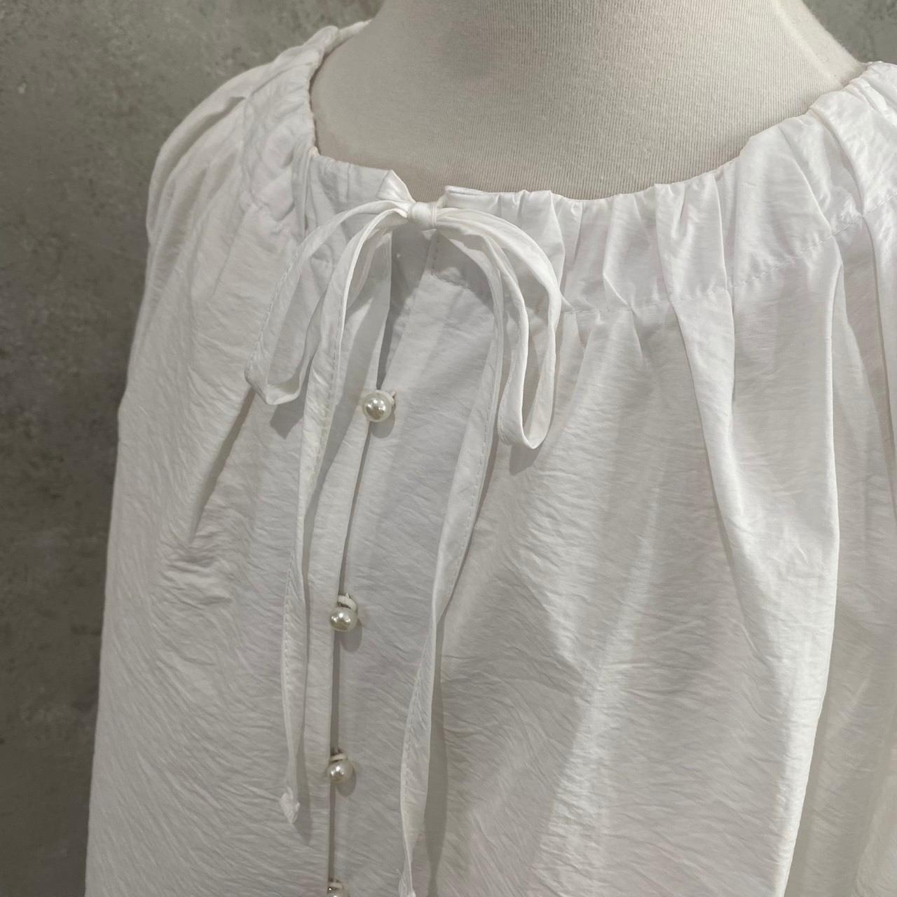 パフスリーブリボンブラウス［50021］