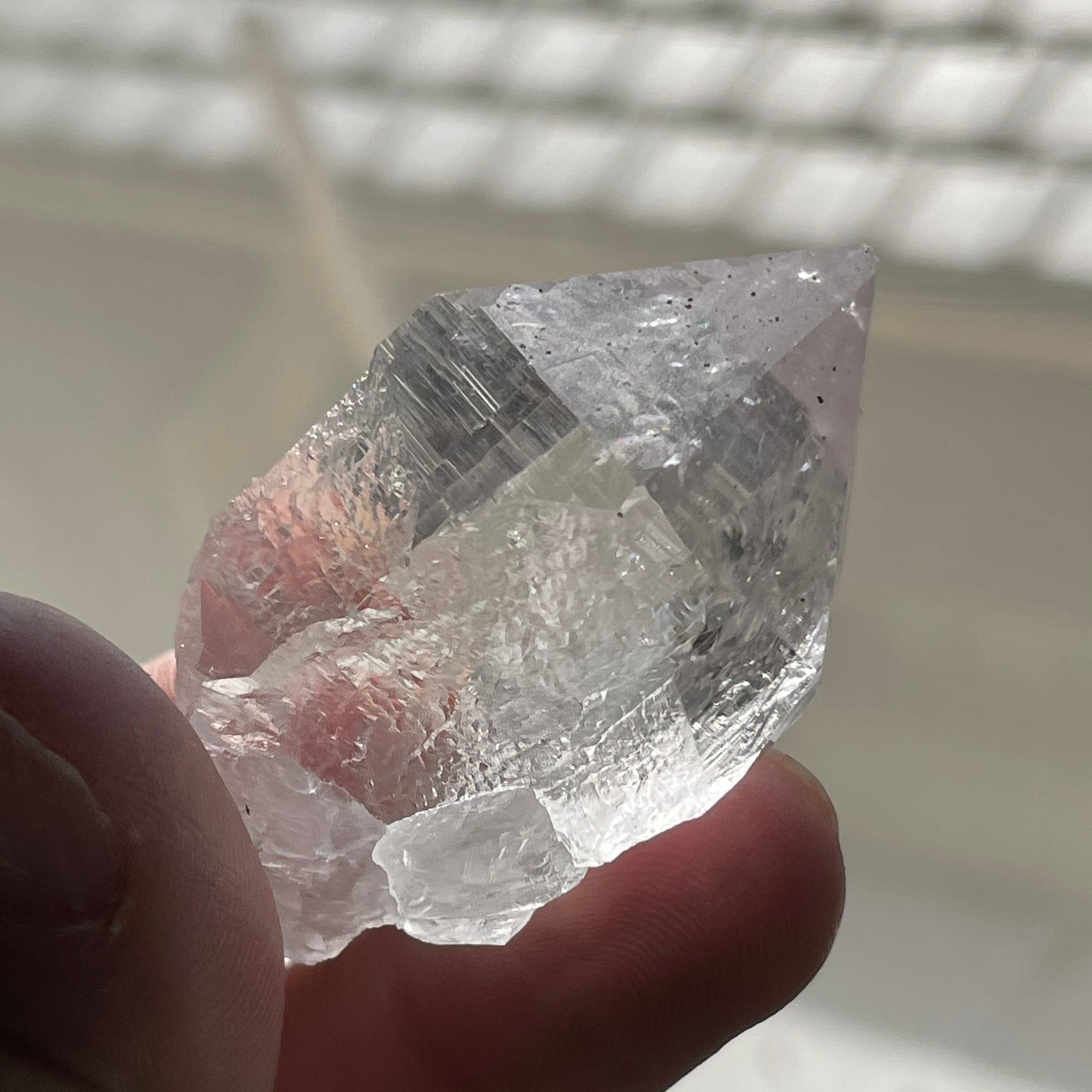 マニハール　ルチル＆アテナース入りクローライトクラスター　ポイント　ヒマラヤ水晶 高品質/ルチル入り/虹入り/アナテース/クローライト/透明/光沢・照り