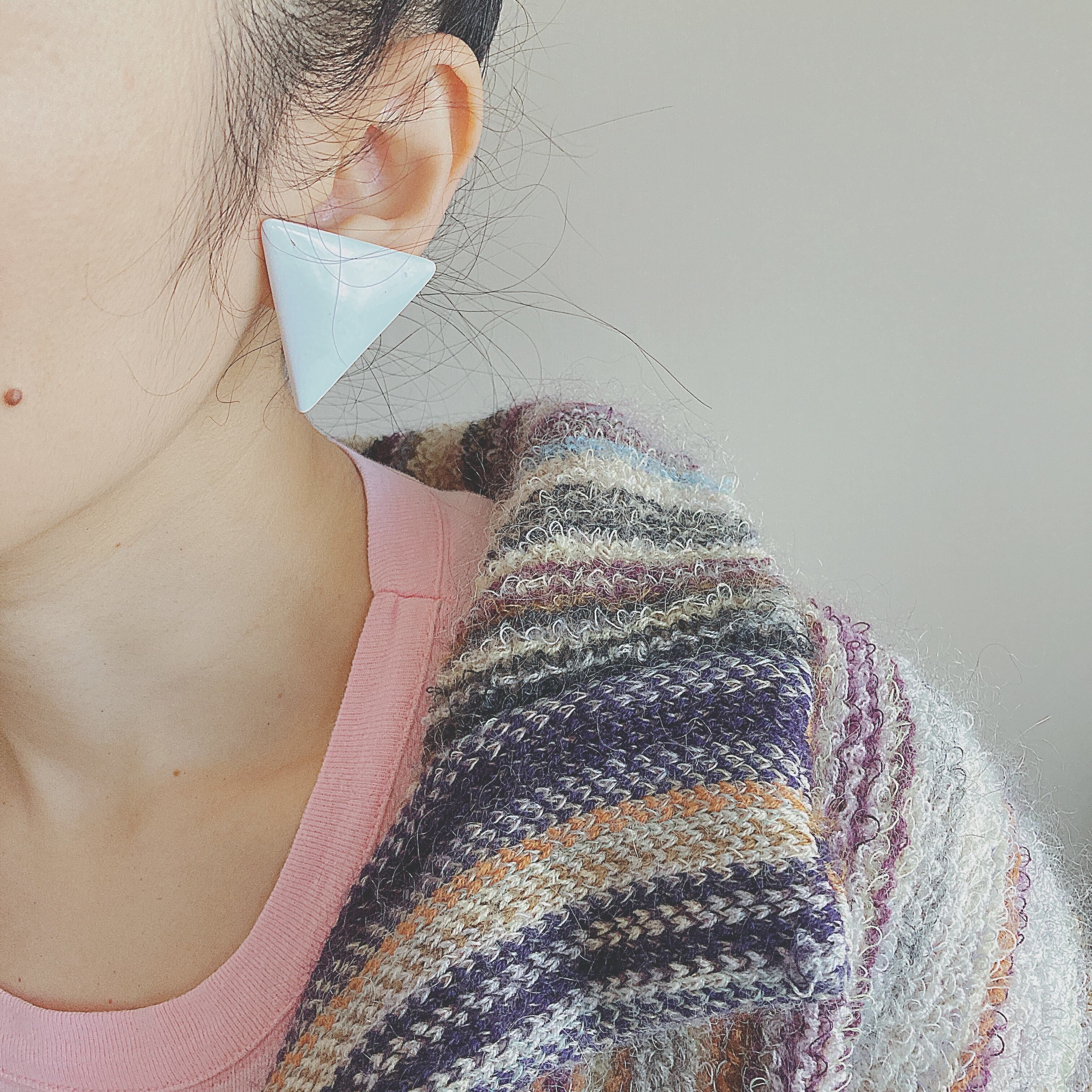 Vintage white plastic triangle earrings ヴィンテージ ホワイト